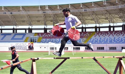 İlk kez düzenlenen üniversitelerarası itfaiye oyunlarını Ardahan ekibi kazandı