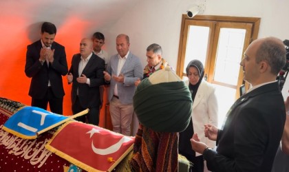 İmam-ı Azam Hazretlerinin türbe örtüsü, Şeyh Edebali Türbesine serildi