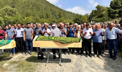 Kardeşi tarafından öldürülen kadın ve kocası toprağa verildi