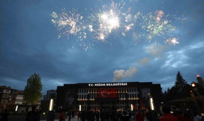 Niğdede fener alayı düzenlendi