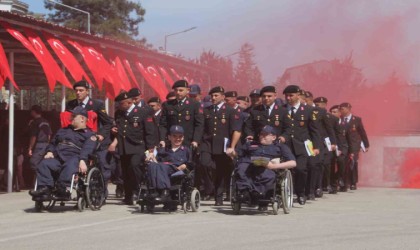 Orduda engelli bireyler bir günlük asker oldu