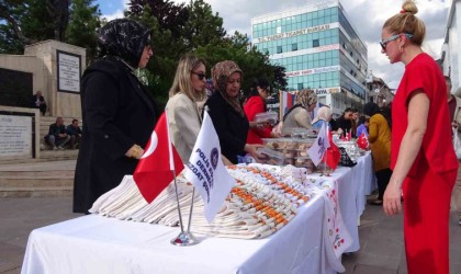 Polis Eşleri Derneği Yozgat Şubesi öğrenciler yararına yardım etkinliği düzenledi