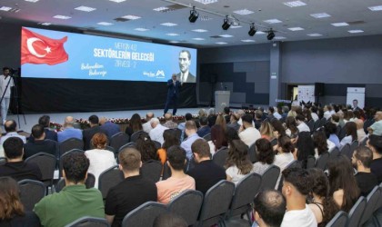 Sektör temsilcileri, üniversiteliler ve gençler Kariyer Merkezinde buluştu