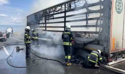 Tekirdağda yanan dorse demir yığınına dönüştü