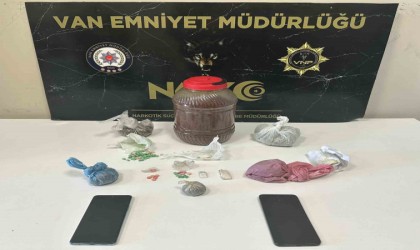 Vanda 53 kilo uyuşturucu ele geçirildi