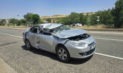 Adıyamanda biçerdöver ile otomobil çarpıştı: 1i ağır, 3 yaralı