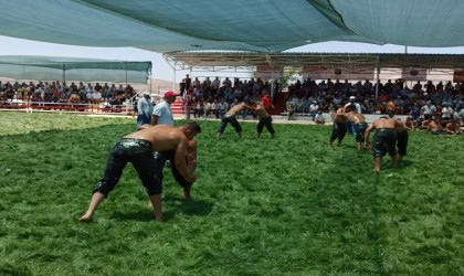 Afyonkarahisarda pehlivanlar 24 yıl aradan sonra boy gösterdi