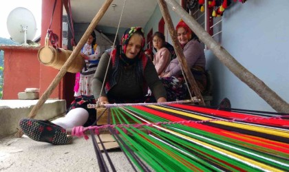 Asırlık el dokumaları yaşatılmaya devam ediyor