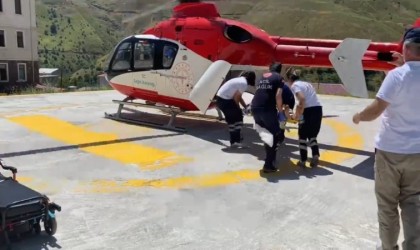 Bahçesarayda ambulans helikopter yüksekten düşen hasta için havalandı