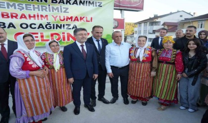 Bakan Yumaklı, Pınarbaşında ilçe halkı ile bayramlaştı