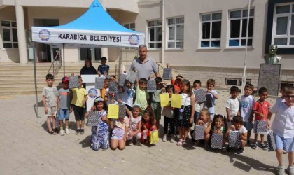 Başkan Elbi, öğrencilere akıllı saat sözünü tuttu