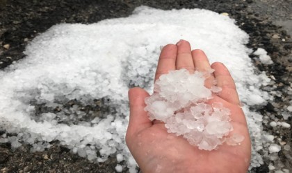 Bayburtta fındık büyüklüğünde dolu yağdı