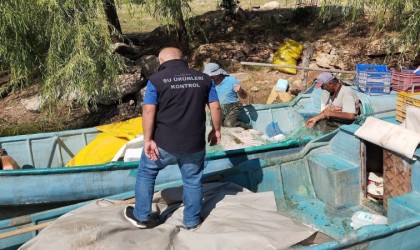 Beyşehir Gölünde balıkçı tekneleri ve balık işleme fabrikaları denetlendi