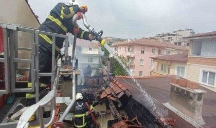 Bilecikte teras katındaki dairede çıkan yangın korkuttu