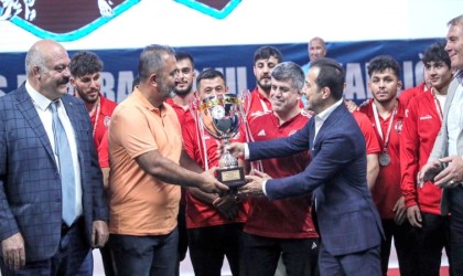 Çorum Belediyespor güreş takımı ikinci oldu