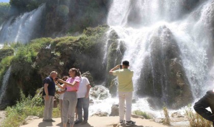 Doğa harikası şelalede hafta sonu yoğunluğu