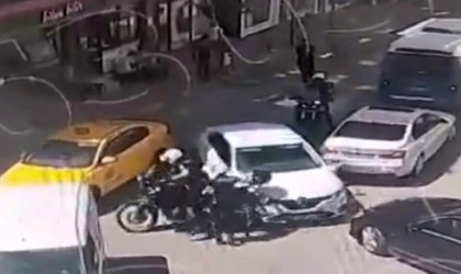 “Dur” ihtarına uymayan otomobilin çarptığı polis yaralandı