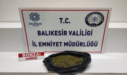 Edremitte 300 gram sentetik uyuşturucu ele geçirildi