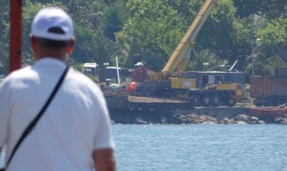 Fırtınada ikiye bölünen Pallada Gemisinin söküm işlemleri sürüyor