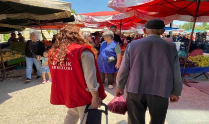 Gönüllü gençlerin İyilik Ağacı projesi ile yaşlılara destek olunuyor