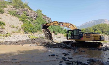 HBB dere ve kanal temizliklerine hız verdi