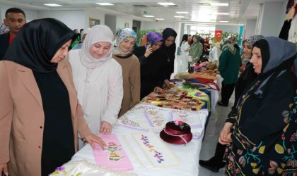 Kadınlar el emeği göz nuru ürünlerini sergiledi