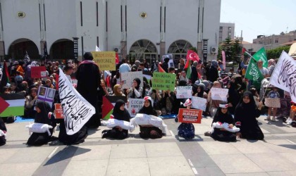 Kadınlar, İsrailin Gazzeye yönelik saldırılarını protesto etti