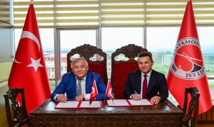 Kazakistanın Karaganda Buketov Üniversitesinden Kastamonu Üniversitesine iş birliği ziyareti