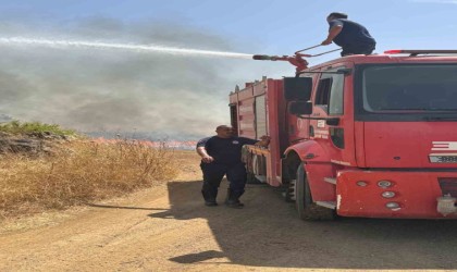 Kırıkhanda anız yangını söndürüldü