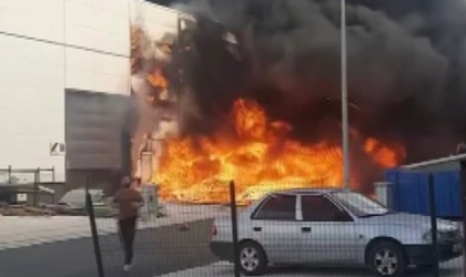 Konyada sünger üretimi yapan iş yerinde yangın