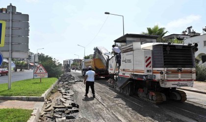 Lara Caddesine sıfır asfalt