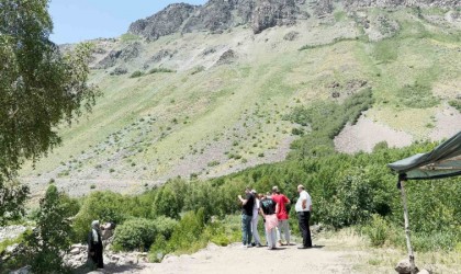 Nemrut Krater Gölü yerli ve yabancı turistleri ağırlıyor