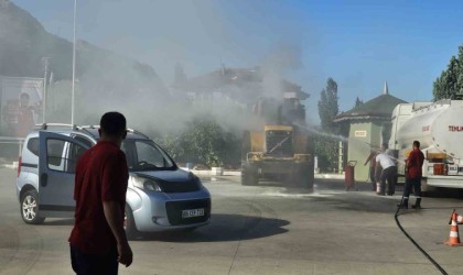 Petrol istasyonundaki kepçe yandı: Faciadan dönüldü