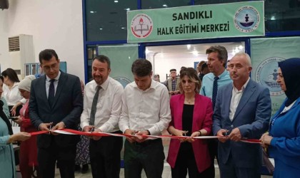 Sandıklı HEMde yıl sonu sergisi açıldı