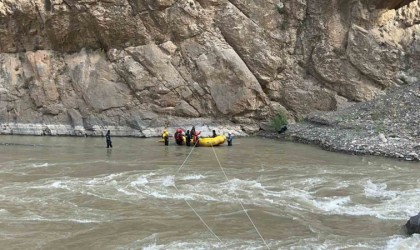 Seyir tepesinden Zap Suyuna atlayan kızın cesedi bulundu