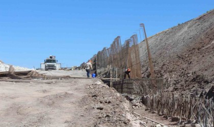 Siirt Kurtalan karayolu yapım çalışmaları sürüyor