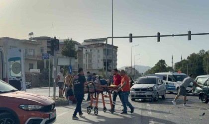 Sinyalizasyon sisteminin çalışmadığı kavşakta kaza: 4 yaralı