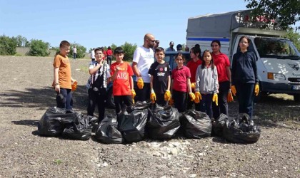 Tavşanlıda çevre haftası etkinliğinde çevre temizlikleri yapıldı