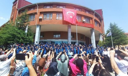 Tavşanlıda üniversite öğrencilerinin mezuniyet coşkusu