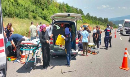 TEMde minibüs takla attı: 1 ölü, 10 yaralı