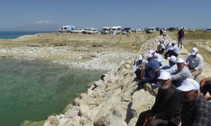 Van Gölünde kaybolan şahıs Rov ve Sonar cihazları ile aranıyor