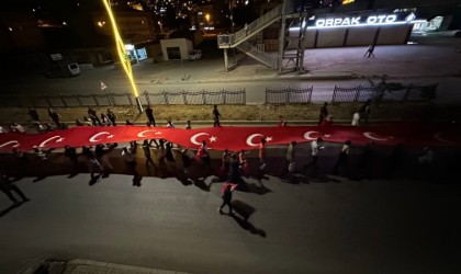 15 Temmuz yürüyüşü yapan gruba havai fişekli saldırı