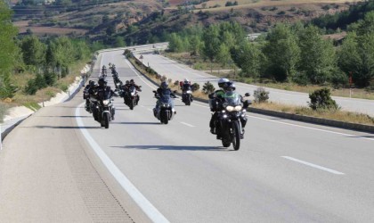 340 kilometrelik İstiklal Yolundaki motosiklet sürüşü ikinci gününde devam ediyor