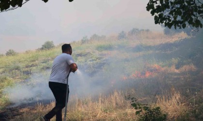 Adanadaki orman yangını evlere sıçradı, 8 ev zarar gördü