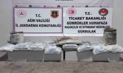 Ağrıda çuvallar içerisinde 240 kilo uyuşturucu yakalandı