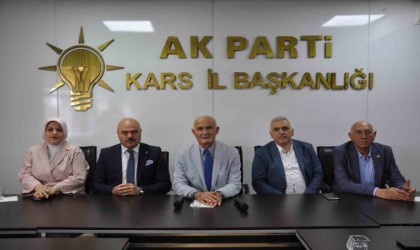 AK Parti Genel Başkan Yardımcısı Yılmaz , Karsta basınla buluştu