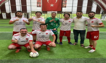 Alaplıda kurumlar arası halı saha turnuvasının yarı finalistleri belli oldu