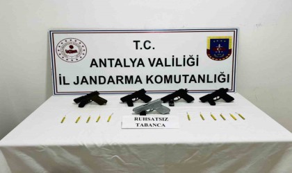 Antalyada silah ve mühimmat kaçakçısı jandarmaya takıldı