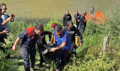 Arkadaşları ile girdiği Sakarya Nehrinden cansız bedeni çıktı