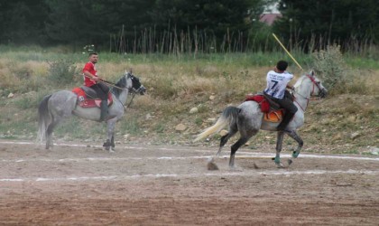 Bayburtta 15 Temmuz Demokrasi ve Milli Birlik Günü dolayısıyla cirit düzenlendi